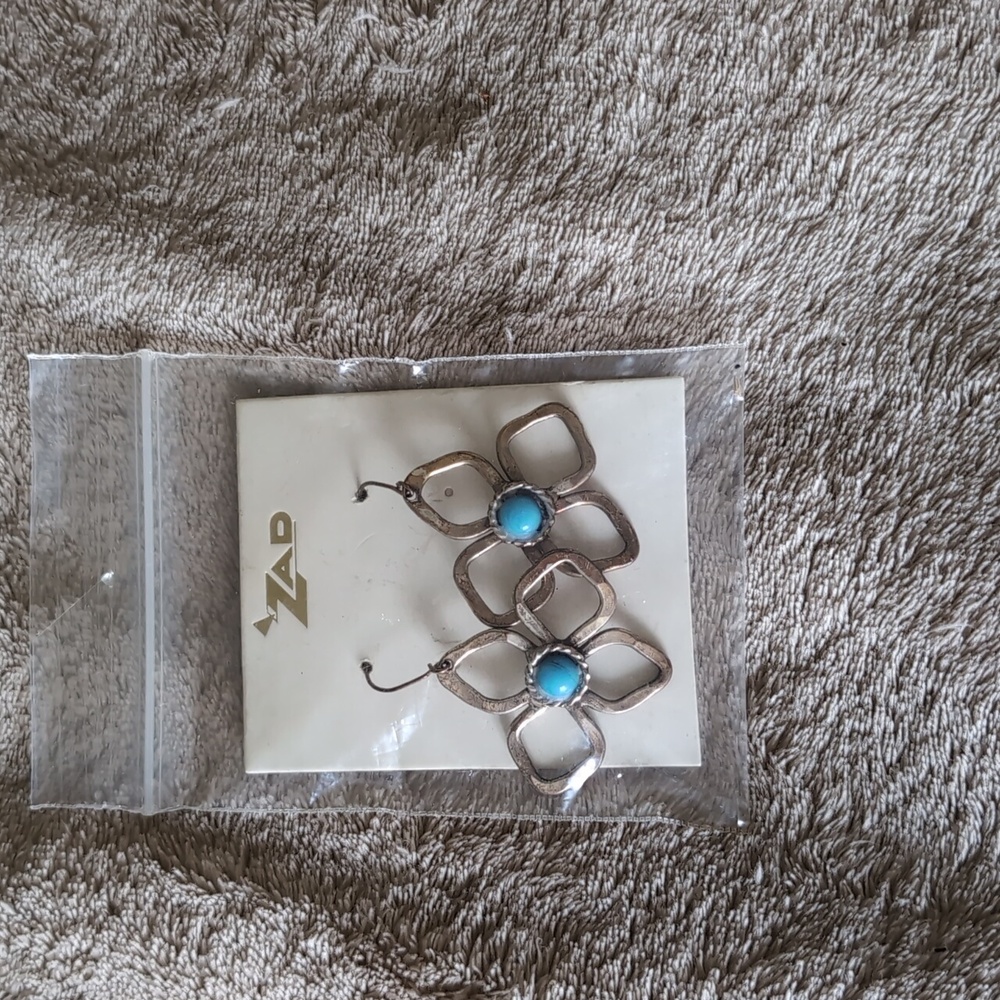 Zad earrings NWT Old Stock Tarnished